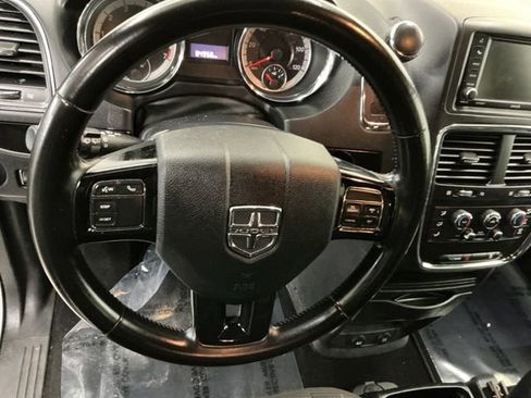 Used 2020 Dodge Grand Caravan SE image 27