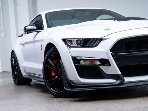 Used 2020 Ford Mustang Shelby GT500 w/ Technology Package RWD image 2