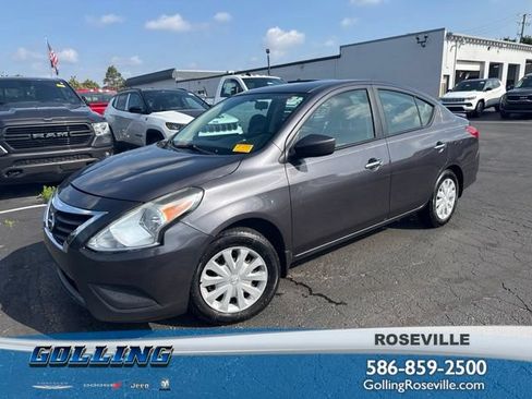 Used 2015 Nissan Versa SV FWD image 1