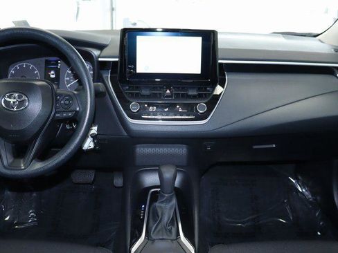 Used 2025 Toyota Corolla LE image 25
