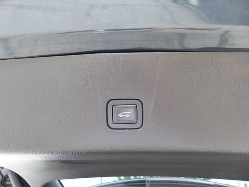 Used 2019 Chevrolet Traverse LT w/ LPO, Floor Liner Package AWD/4WD image 41