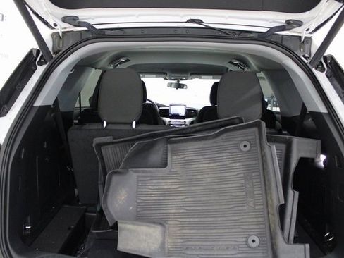 Used 2023 Ford Explorer XLT image 23