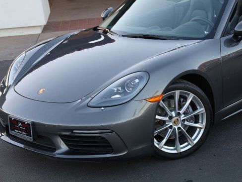 Used 2017 Porsche 718 Boxster image 6