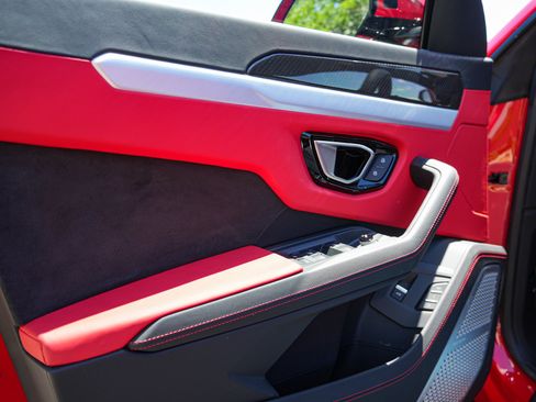 Used 2019 Lamborghini Urus AWD/4WD image 15