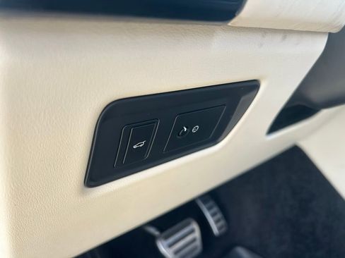 Used 2018 Land Rover Range Rover HSE image 49