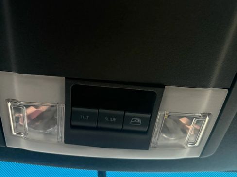 Used 2016 Ford F350 Lariat w/ Lariat Ultimate Package image 27