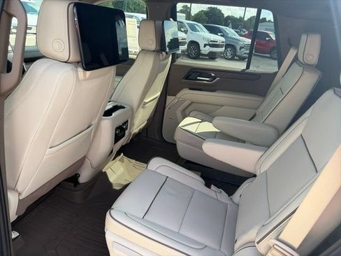 New 2026 GMC Yukon Denali w/ Denali Reserve Package AWD/4WD image 11