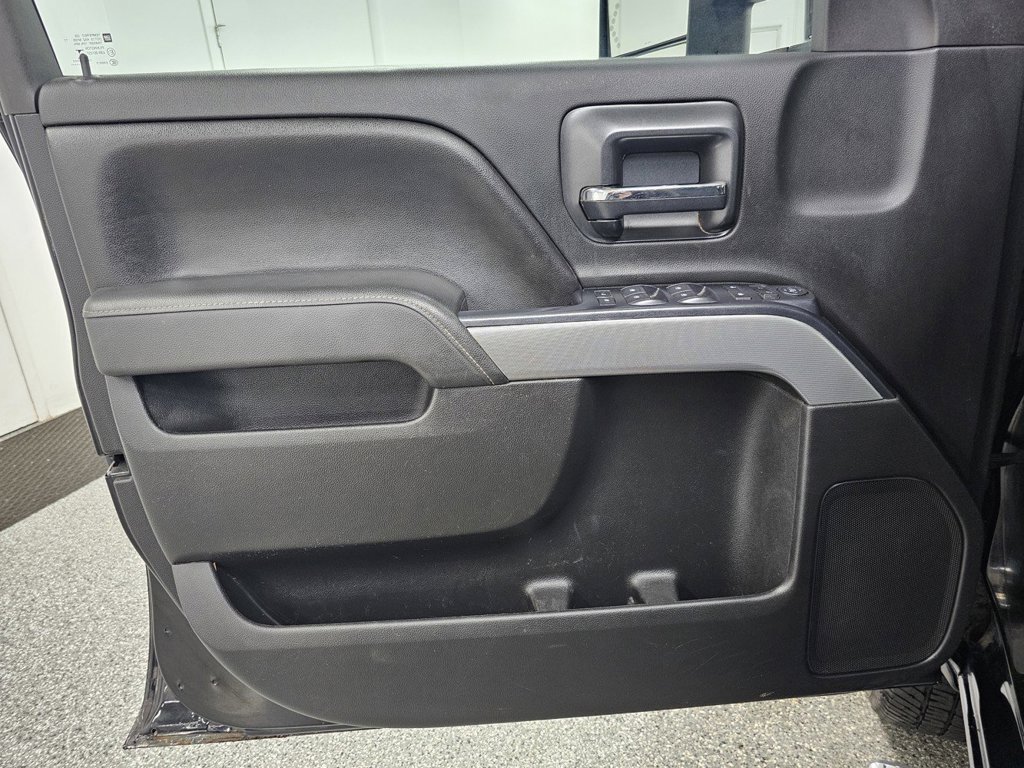 Used 2015 Chevrolet Silverado 2500 LT AWD/4WD image 16