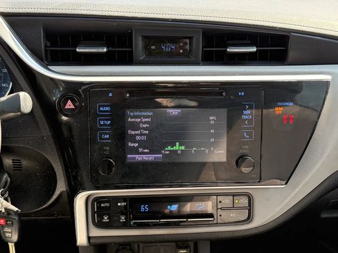 Used 2019 Toyota Corolla LE FWD image 25