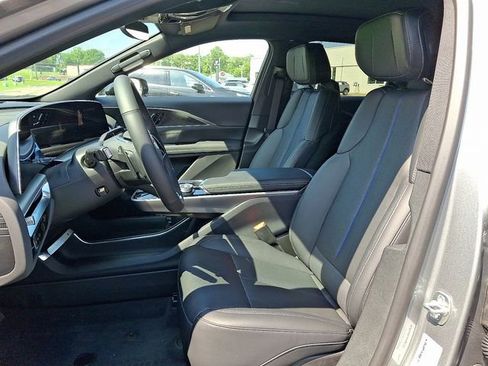 New 2025 Cadillac Lyriq Sport image 9