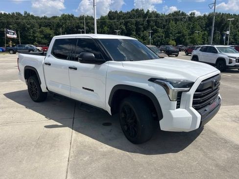 Used 2023 Toyota Tundra SR5 w/ SR5 Convenience Package AWD/4WD image 11