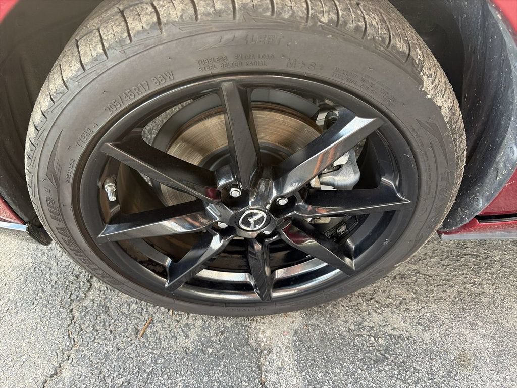 Used 2019 MAZDA MX-5 Miata RF Club RWD image 10