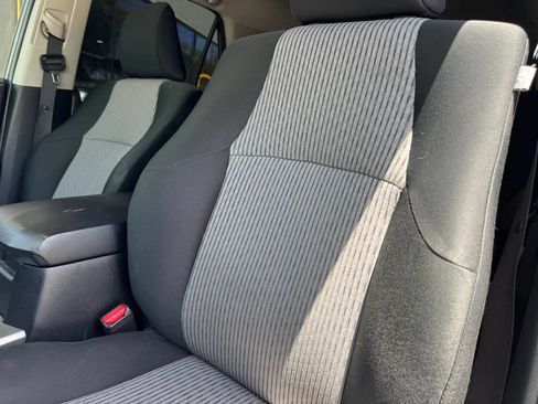 Used 2017 Toyota 4Runner SR5 AWD/4WD image 17