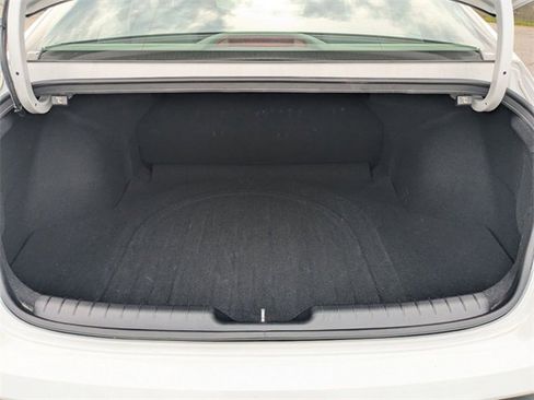 Used 2024 Hyundai Elantra SEL image 28