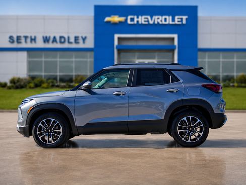 New 2025 Chevrolet TrailBlazer LT w/ Convenience Package FWD image 3