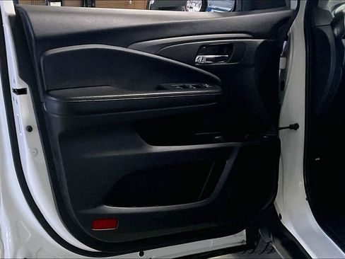 Used 2020 Honda Pilot LX image 19