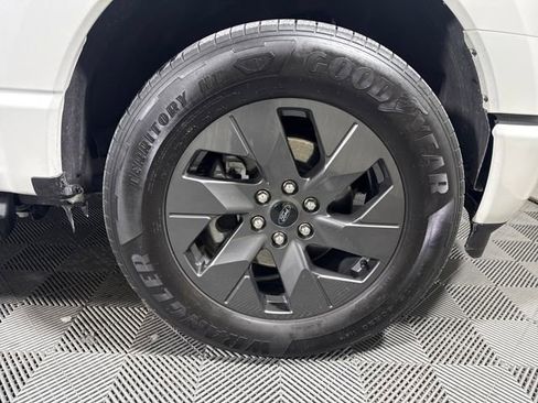 Used 2024 Ford F150 Lightning Lariat image 11