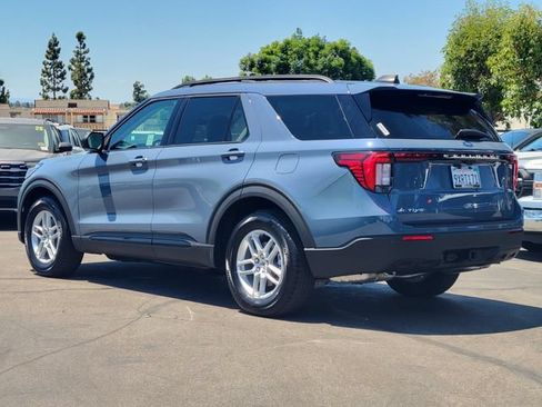 Used 2026 Ford Explorer Active RWD image 2