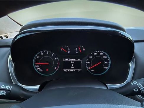 Used 2023 Chevrolet Traverse LT FWD image 16