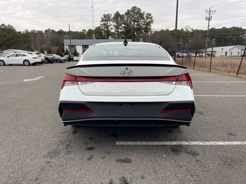 Used 2025 Hyundai Elantra Sport image 6