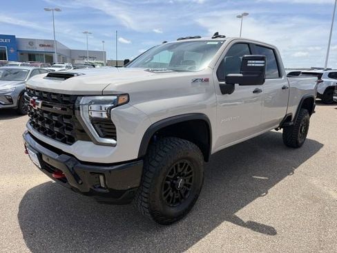 New 2026 Chevrolet Silverado 2500 ZR2 AWD/4WD image 5