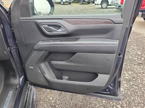 Used 2023 Chevrolet Suburban LT image 37