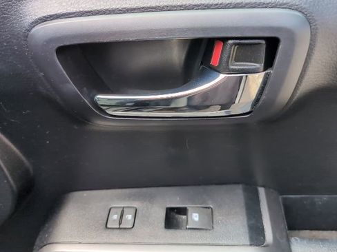 Used 2020 Toyota Tacoma TRD Off-Road AWD/4WD image 25