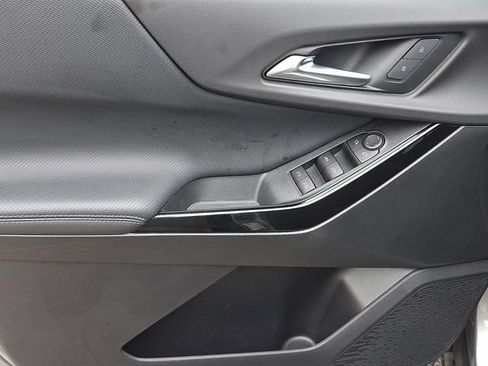 Used 2025 Chevrolet Equinox LT AWD/4WD image 16