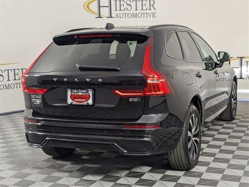 Used 2025 Volvo XC60 B5 Plus image 7