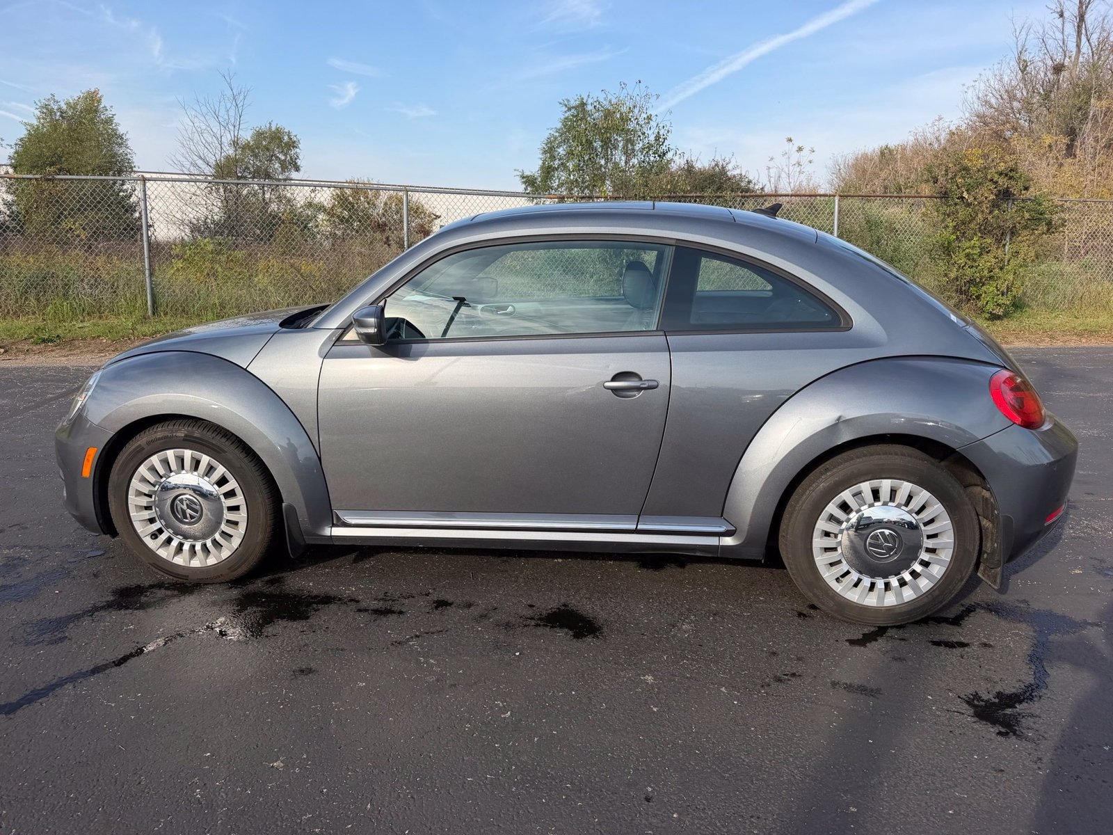Used 2015 Volkswagen Beetle 1.8T FWD image 6