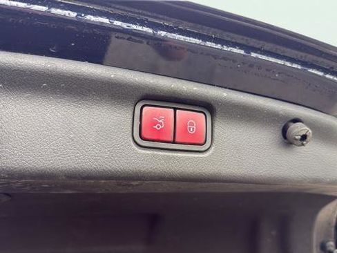 Used 2023 Mercedes-Benz C 300 Sedan image 10
