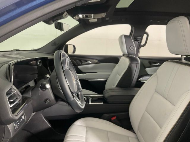 Used 2025 Chevrolet Traverse High Country AWD/4WD image 28