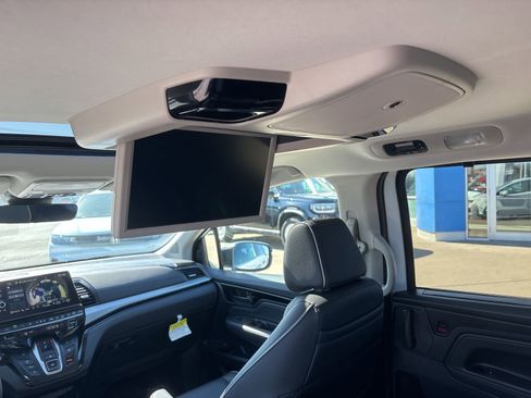 Certified 2025 Honda Odyssey Touring image 14