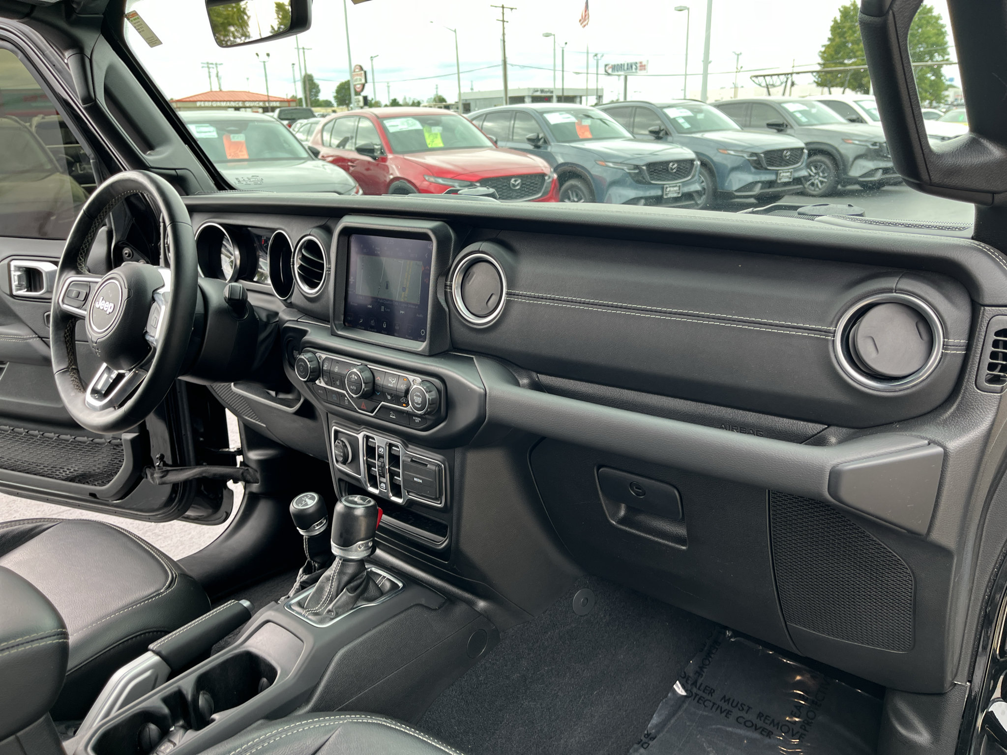Used 2022 Jeep Wrangler Unlimited Sahara w/ Cold Weather Group AWD/4WD image 46