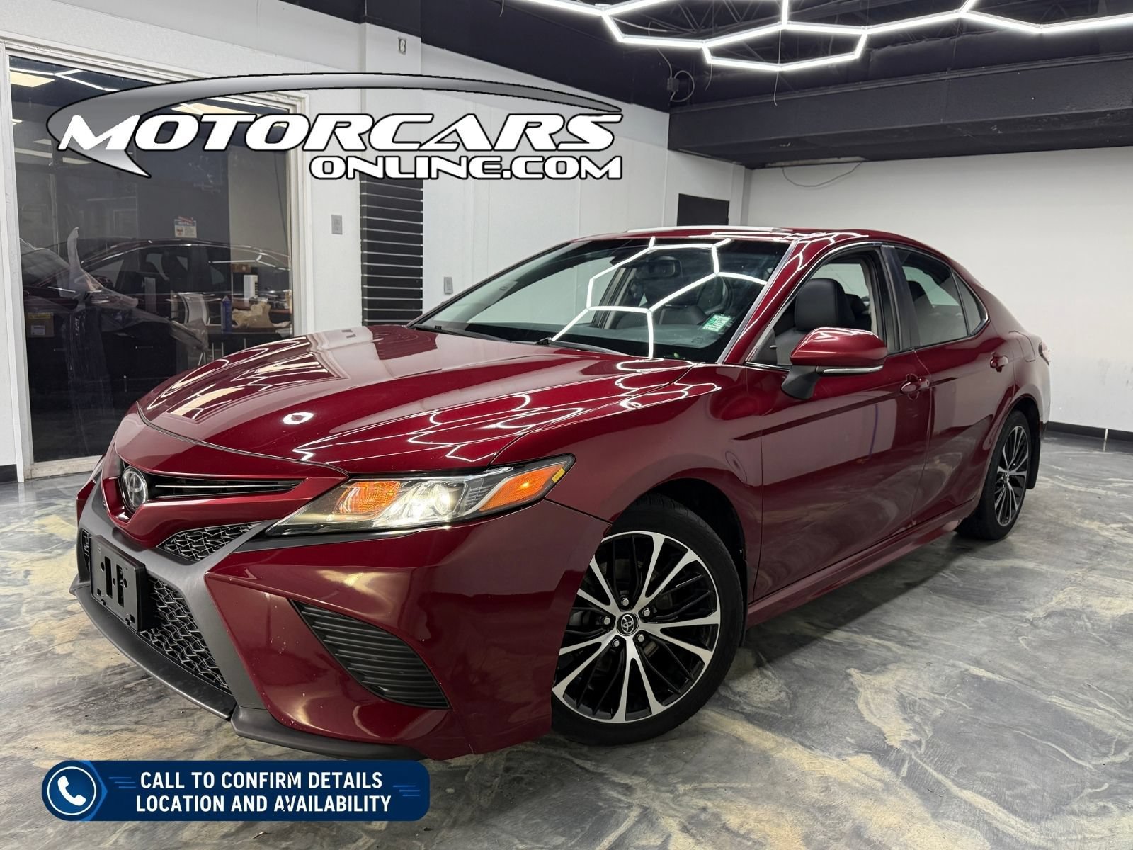 Used 2018 Toyota Camry FWD image 1