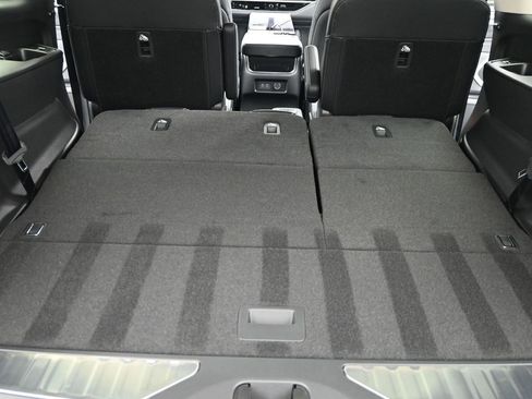 New 2026 INFINITI QX80 Luxe image 13