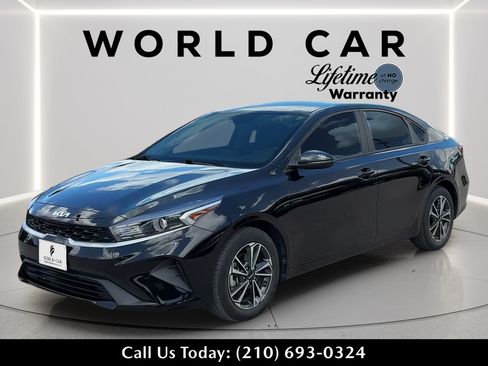 Used 2024 Kia Forte LXS w/ LXS Technology Package FWD image 7