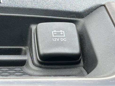 Certified 2021 RAM 1500 Laramie image 28