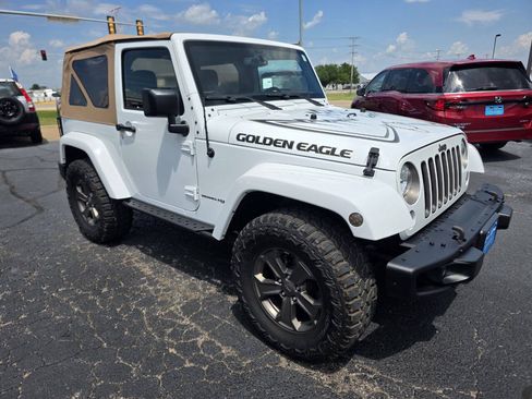 Used 2018 Jeep Wrangler Sport AWD/4WD image 2