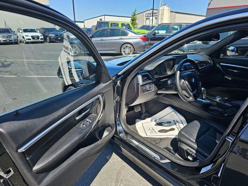 Used 2017 BMW 330i xDrive Sedan image 18
