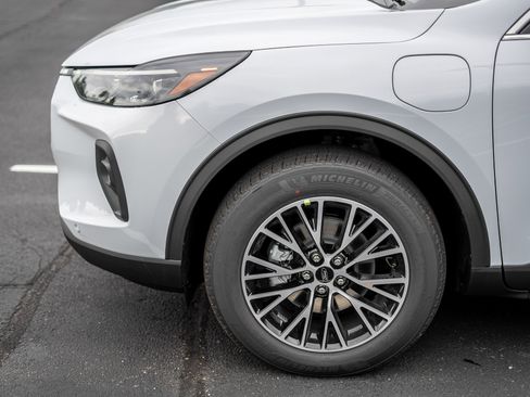 New 2025 Ford Escape SE w/ PHEV Premium Package image 9