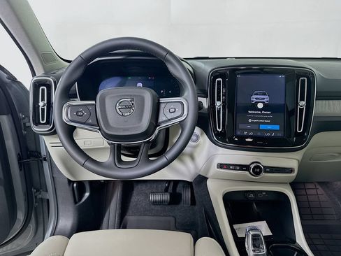 Used 2026 Volvo XC40 B5 Plus w/ Protection Package Premier AWD/4WD image 19