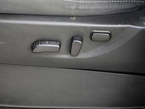 Used 2025 Nissan Frontier SV w/ SV Convenience Package RWD image 19
