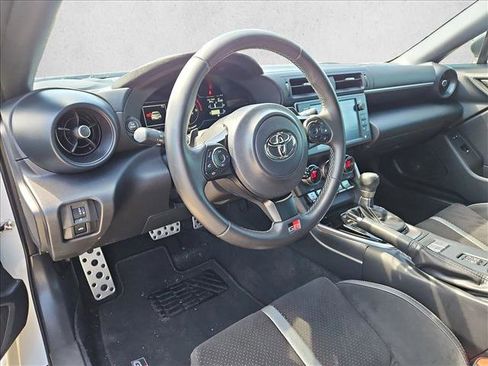 Used 2024 Toyota GR86 Premium RWD image 10