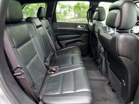 Used 2019 Jeep Grand Cherokee Limited w/ Luxury Group II AWD/4WD image 32