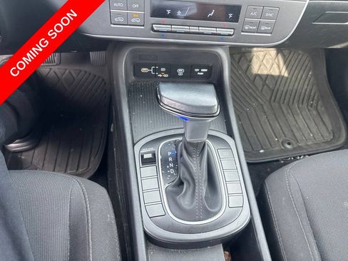 Used 2024 Hyundai Kona SEL FWD image 23