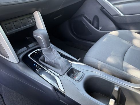 Used 2024 Toyota Corolla Cross LE FWD image 30