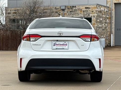 Used 2024 Toyota Corolla LE image 7