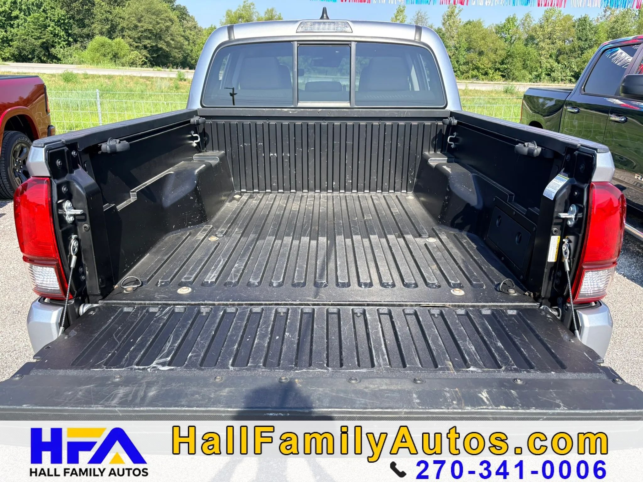 Used 2021 Toyota Tacoma SR AWD/4WD image 18