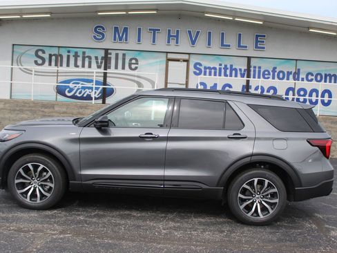 New 2026 Ford Explorer ST-Line AWD/4WD image 3